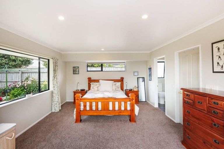 Photo of property in 147 Pacific Drive, Fitzherbert, Palmerston North, 4410