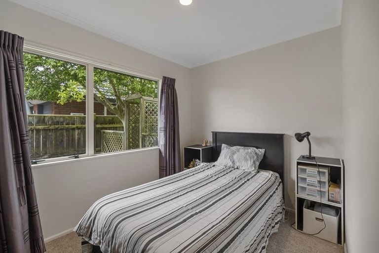 Photo of property in 17d Kinross Drive, Merrilands, New Plymouth, 4312