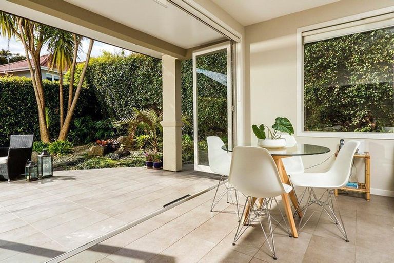 Photo of property in 6 Brighton Terrace, Murrays Bay, Auckland, 0630