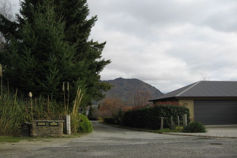 Photo of property in 176 Beacon Point Road, Wanaka, 9305