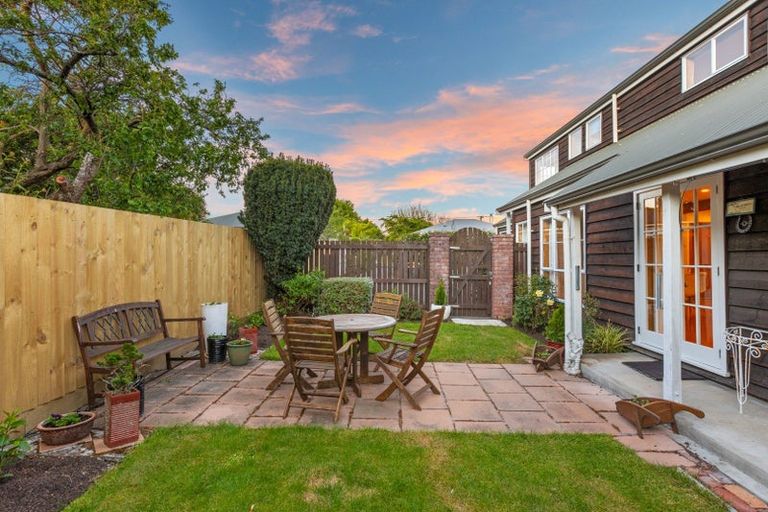 Photo of property in 2/43 Cashmere View Street, Somerfield, Christchurch, 8024