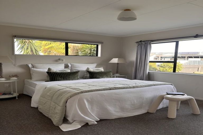 Photo of property in 1 Perry Crescent, Greenmeadows, Napier, 4112