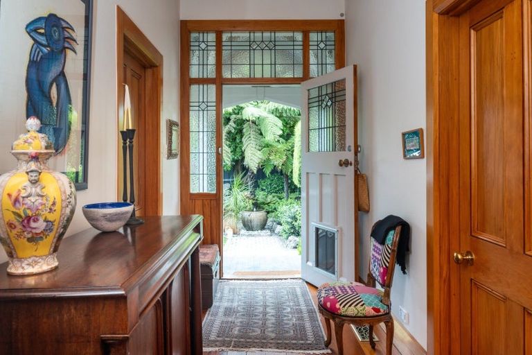 Photo of property in 29 Cameron Road, Bluff Hill, Napier, 4110