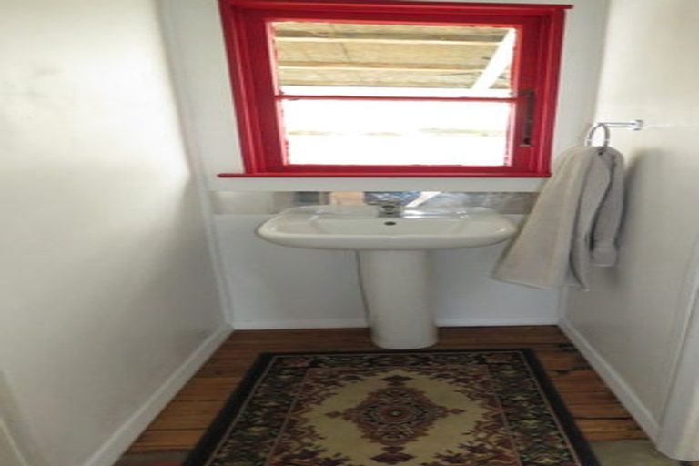 Photo of property in 84 Buller Road, Reefton, 7830