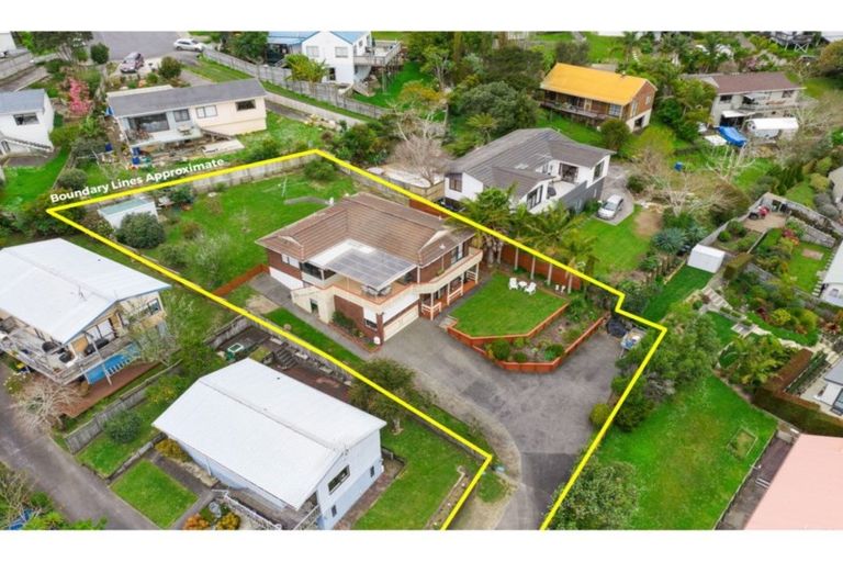 Photo of property in 70 Pemberton Avenue, Bayview, Auckland, 0629