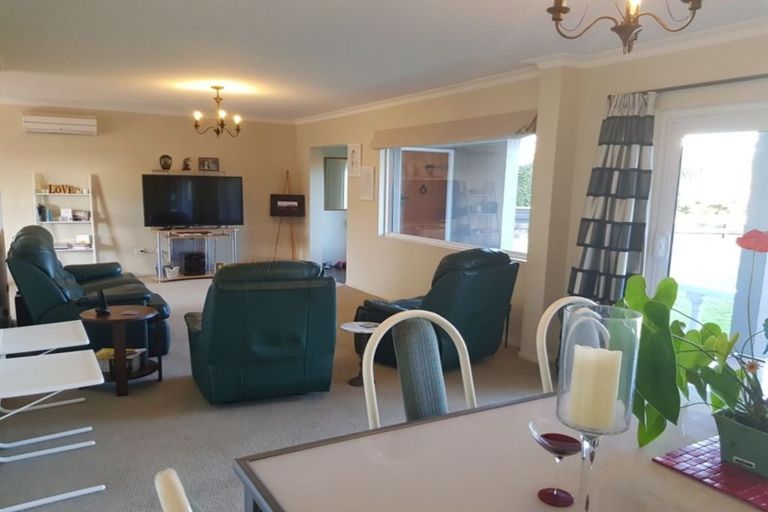 Photo of property in 19 Linklater Avenue, Bellevue, Tauranga, 3110