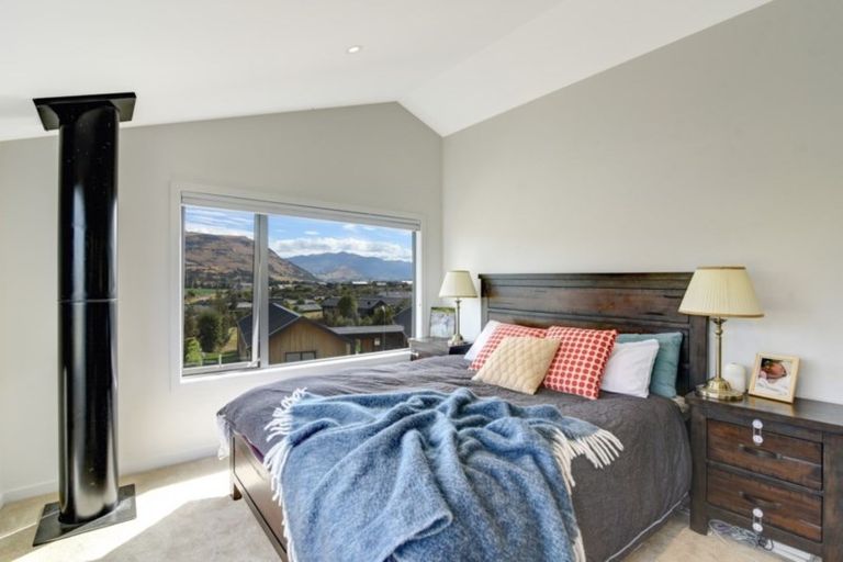Photo of property in 6 Polperro Court, Jacks Point, Queenstown, 9371