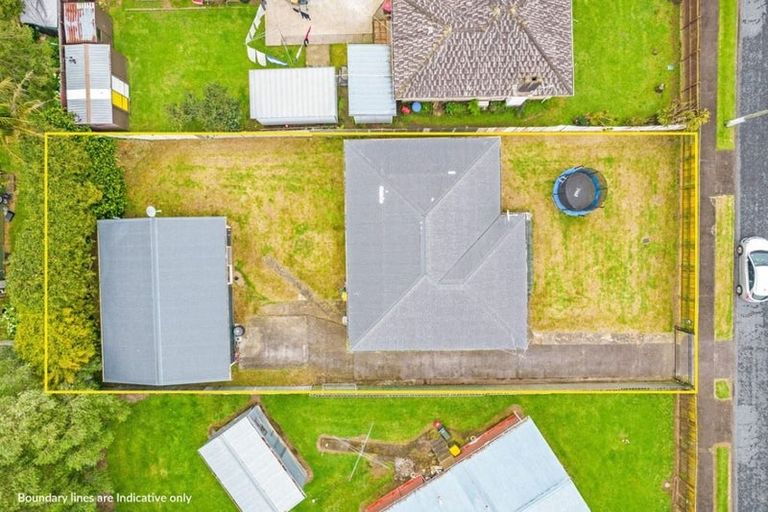 Photo of property in 16 Toatoa Place, Mangere Bridge, Auckland, 2022