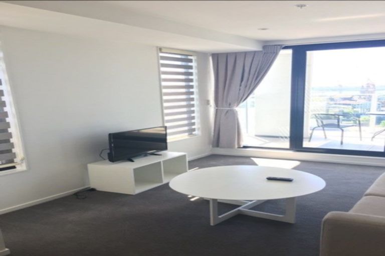 Photo of property in 2 White Road, Manurewa, Auckland, 2102