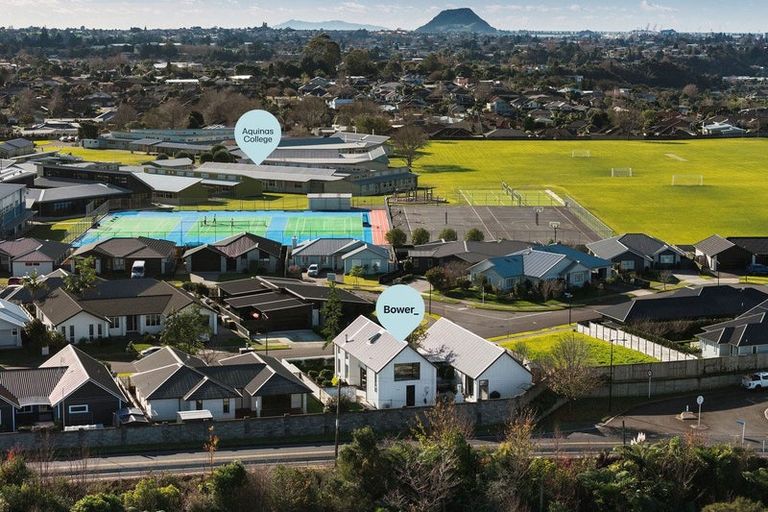 Photo of property in 16 Saint Thomas Avenue, Pyes Pa, Tauranga, 3112