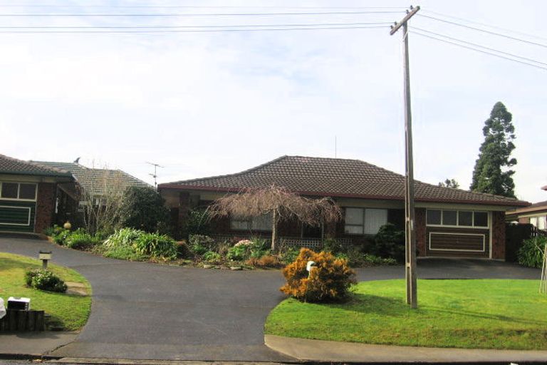 Photo of property in 3/32 Ray Small Drive, Papakura, 2110