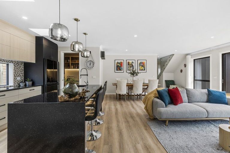 Photo of property in 9 Porokaiwhiri Street, Crofton Downs, Wellington, 6035