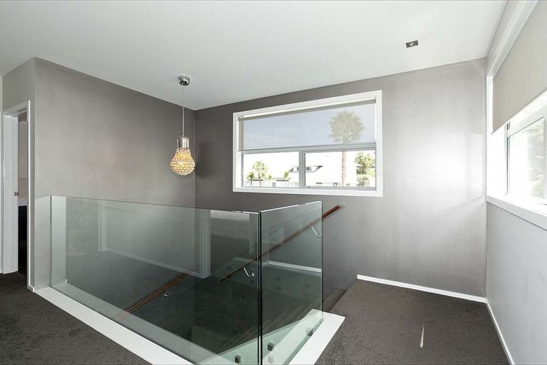 Photo of property in 7b Olwyn Place, Greenhithe, Auckland, 0632