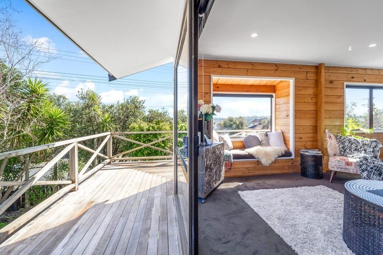 Photo of property in 1/80 Browns Bay Road, Rothesay Bay, Auckland, 0630
