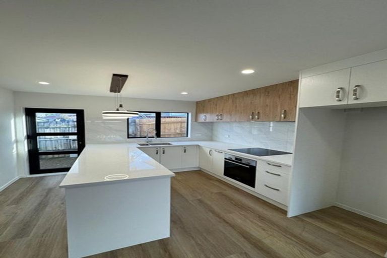 Photo of property in 73c Arimu Road, Papakura, 2110