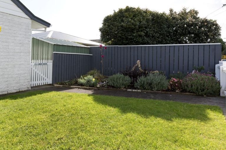 Photo of property in 2 Magnolia Drive, Westown, New Plymouth, 4310