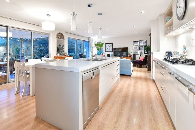 Photo of property in 11/24 Ferry Road, Wade Heads, Whangaparaoa, 0932