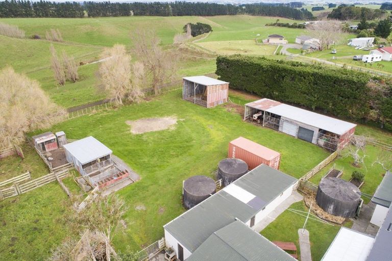 Photo of property in 2139 State Highway 3, Sanson, Palmerston North, 4479