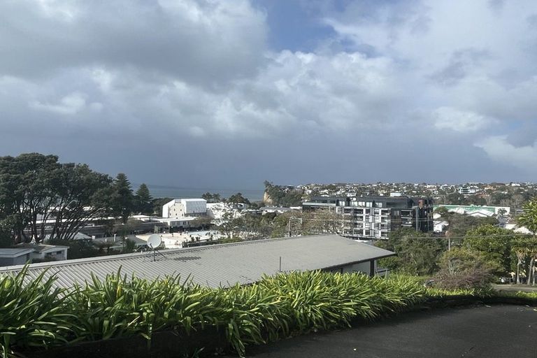 Photo of property in 1/31 Bayview Road, Browns Bay, Auckland, 0630