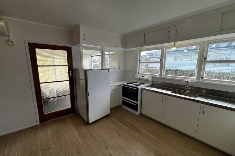 Photo of property in 92 Brois Street, Frankleigh Park, New Plymouth, 4310