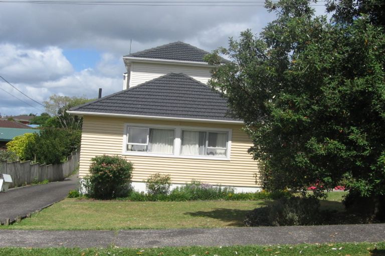 Photo of property in 1/12 Belmont Terrace, Milford, Auckland, 0620