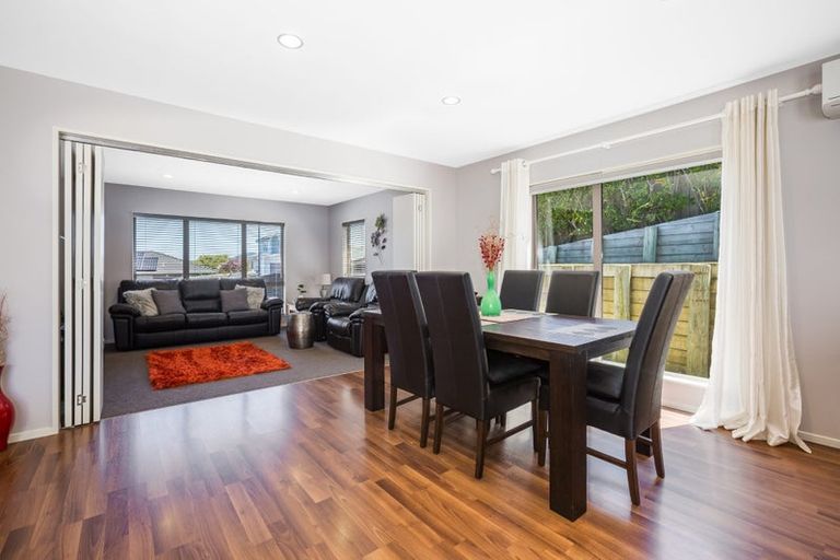 Photo of property in 33 Kahurangi Heights, Aotea, Porirua, 5024