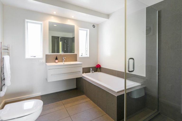 Photo of property in 11 Tainui Drive, Havelock North, 4130