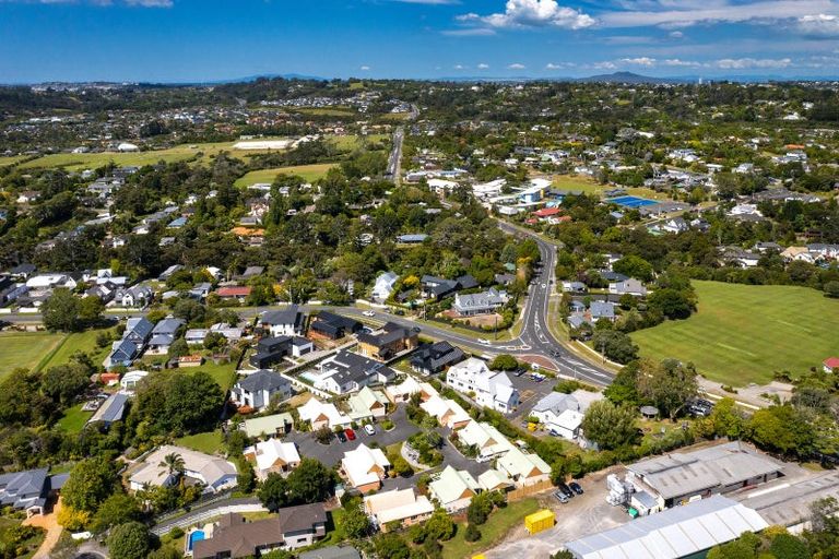 Photo of property in 9/34 Waipuia Place, Greenhithe, Auckland, 0632