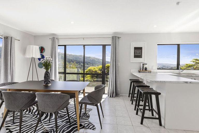 Photo of property in 94 Woodman Drive, Tawa, Wellington, 5028