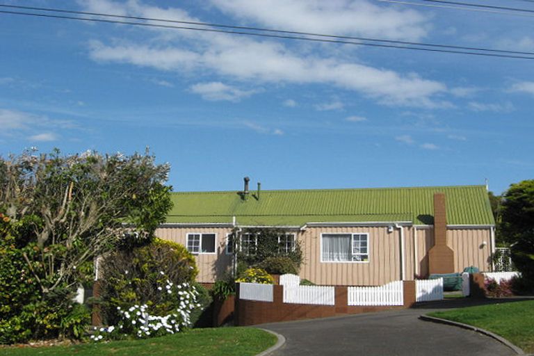 Photo of property in 23 Pararewa Drive, Whalers Gate, New Plymouth, 4310