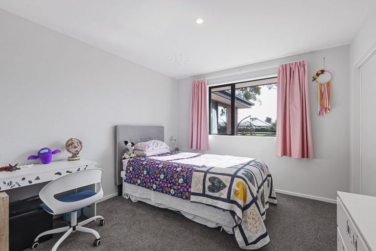 Photo of property in 22 Minerva Crescent, Woodend, 7610