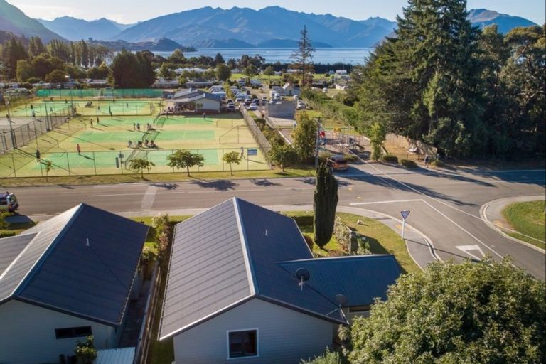Photo of property in 200 Warren Street, Wanaka, 9305