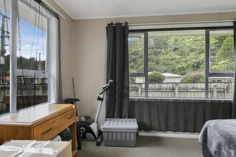 Photo of property in 20 Sunny Grove, Wainuiomata, Lower Hutt, 5014