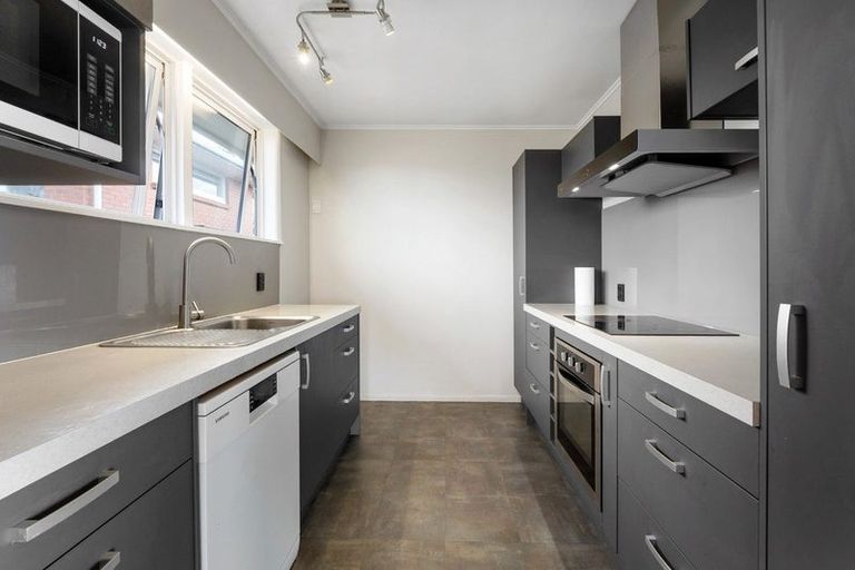 Photo of property in 245 Sunset Road, Sunnynook, Auckland, 0632