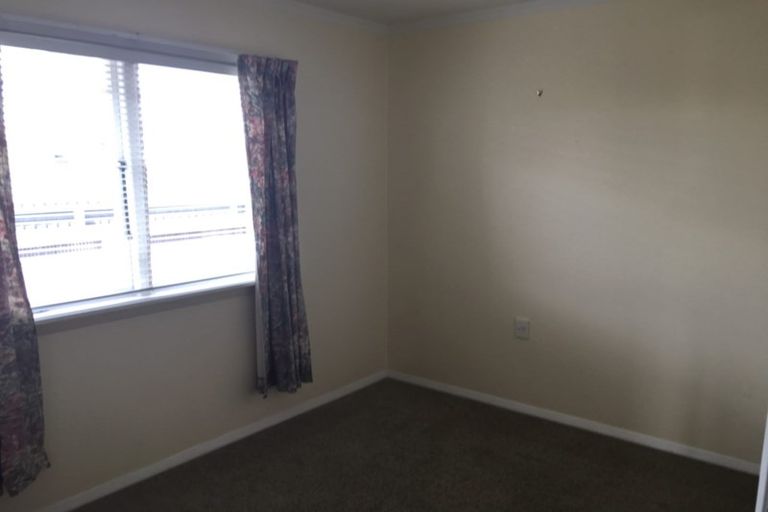 Photo of property in 11 Daniels Road, Redwood, Christchurch, 8051