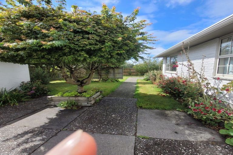 Photo of property in 16 Freebairn Street, Redwood, Christchurch, 8051