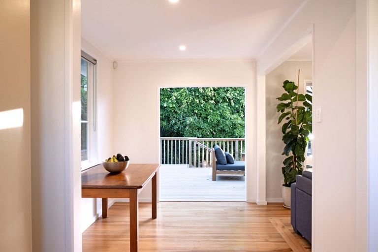 Photo of property in 7 Farringdon Street, Glen Innes, Auckland, 1072