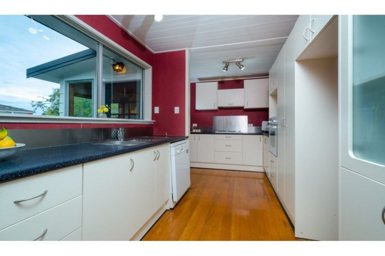 Photo of property in 22 Vina Place, Massey, Auckland, 0614