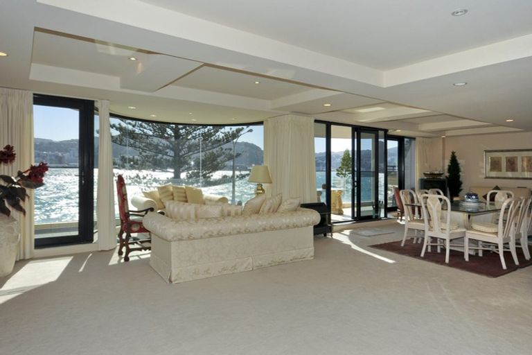 Photo of property in 9/310 Oriental Parade, Oriental Bay, Wellington, 6011