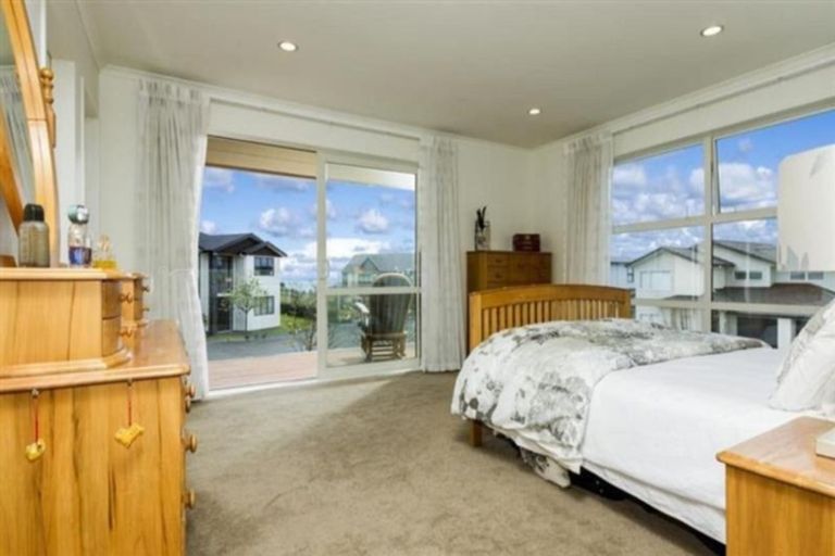 Photo of property in 4 Eastreef Court, Long Bay, Auckland, 0630