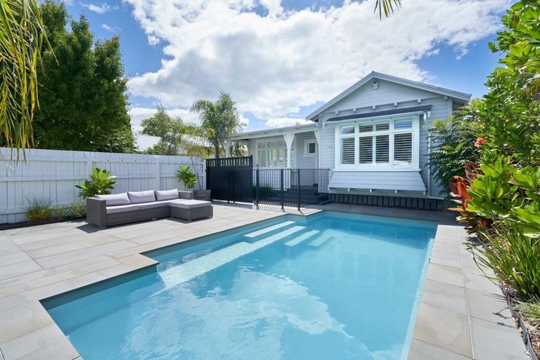 Photo of property in 105 Georges Drive, Napier South, Napier, 4110