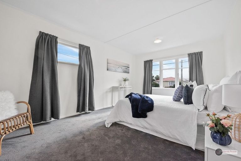 Photo of property in 43 Russell Road, Wainuiomata, Lower Hutt, 5014