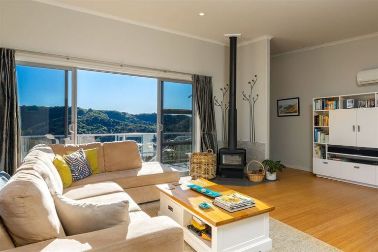 Photo of property in 7 Collins Place, Picton, 7220