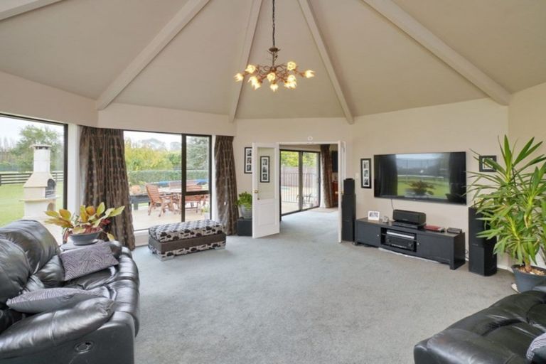 Photo of property in 617 Johns Road, Harewood, Christchurch, 8051