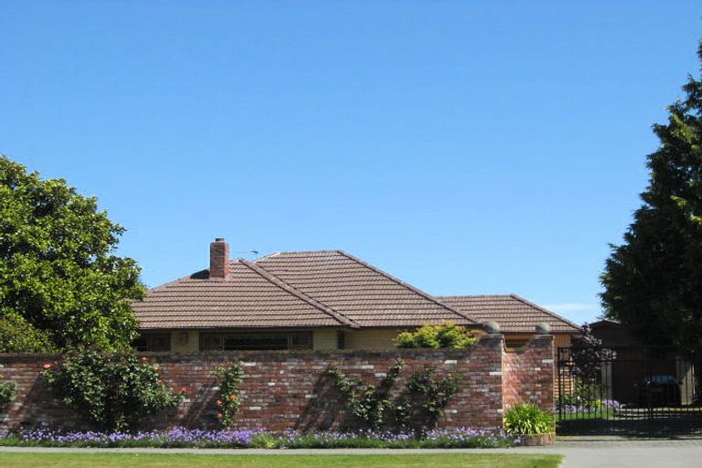 Photo of property in 131 Memorial Avenue, Burnside, Christchurch, 8053