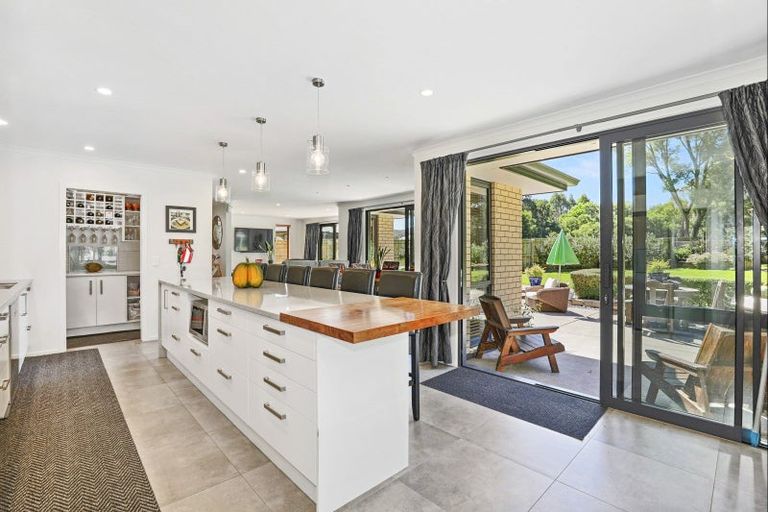 Photo of property in 16 Karaka Place, Kinloch, Taupo, 3377