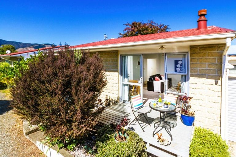 Photo of property in 2/11 Exeter Street, Stoke, Nelson, 7011