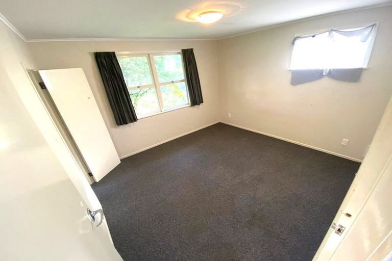 Photo of property in 40 Tahi Terrace, Glen Eden, Auckland, 0602