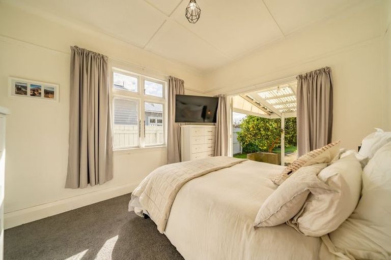 Photo of property in 3 Malone Road, Waterloo, Lower Hutt, 5011