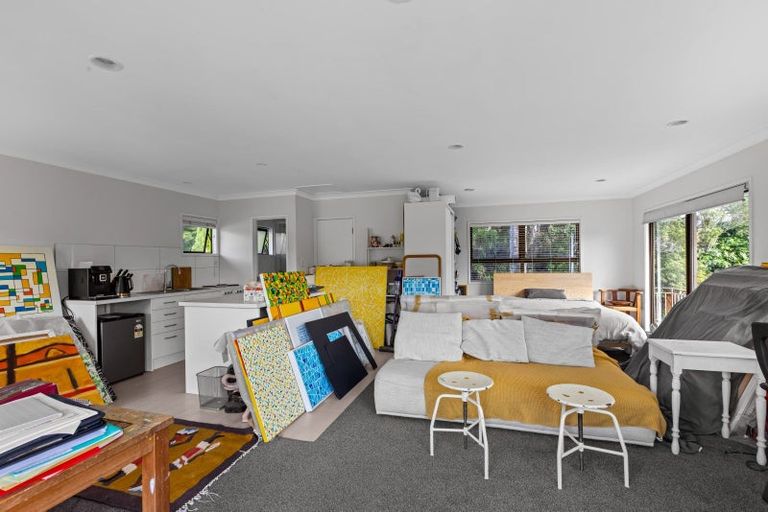 Photo of property in 6 Waiwera Road, Waiwera, Orewa, 0994